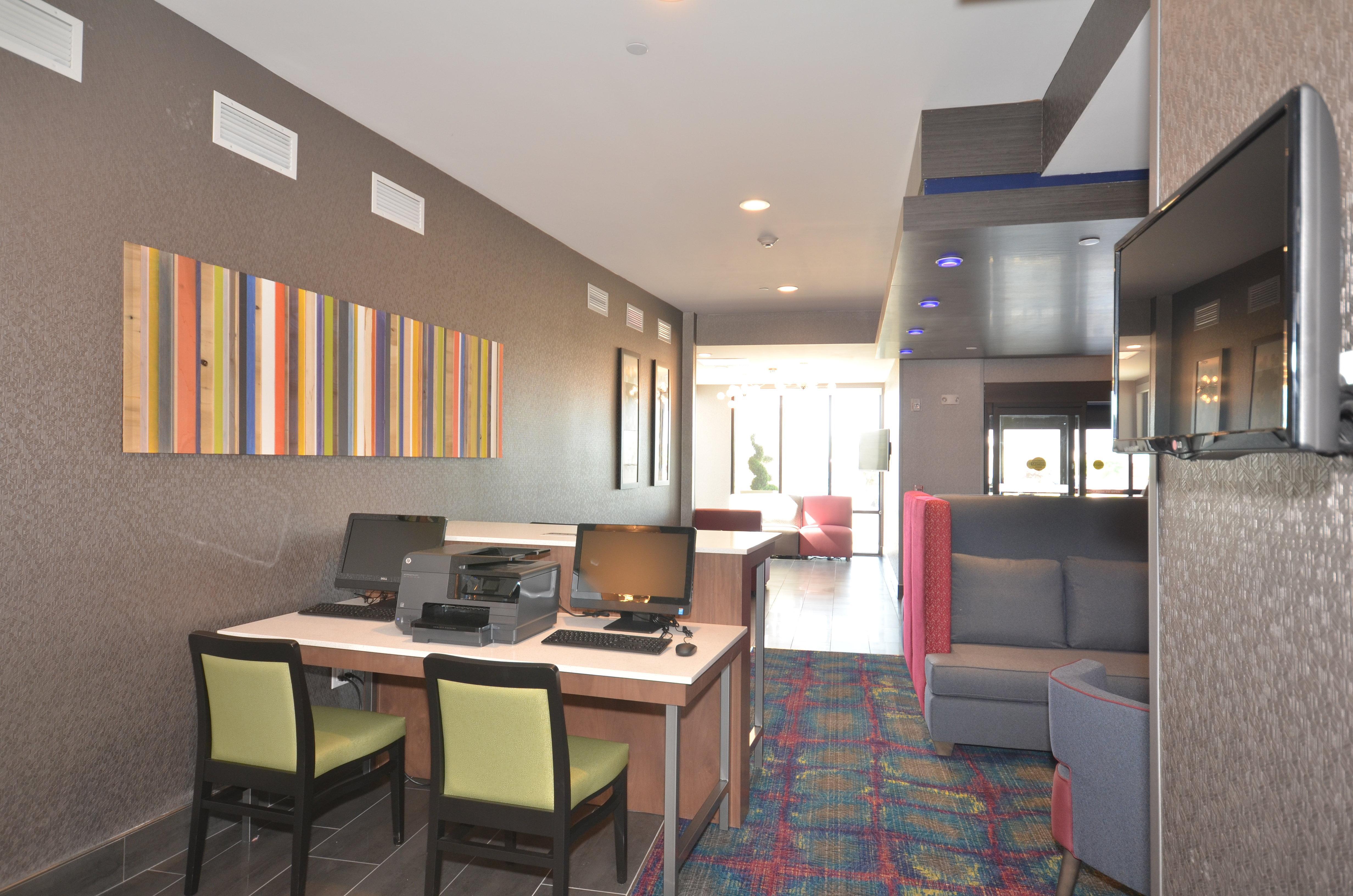 Holiday Inn Express & Suites Oklahoma City Mid - Arpt Area, An Ihg Hotel Экстерьер фото